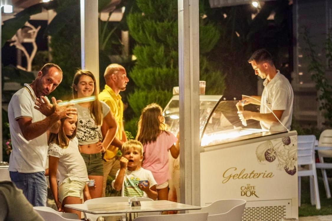Vela E Bardhe Βίλα Dhërmi Εξωτερικό φωτογραφία