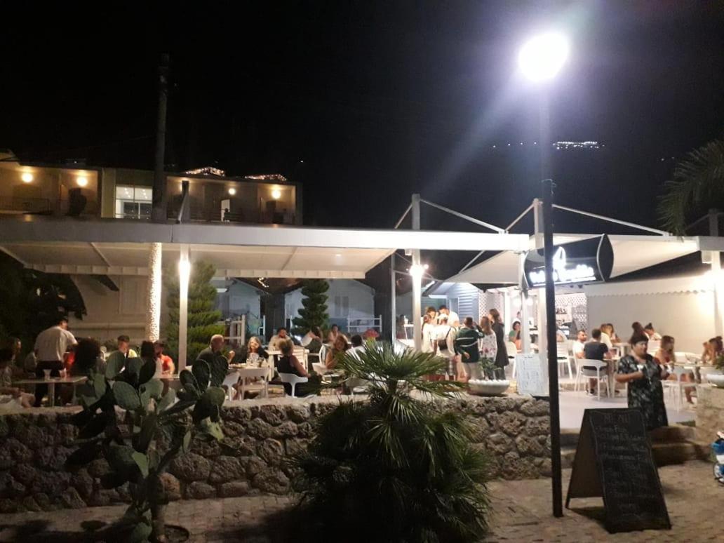 Vela E Bardhe Βίλα Dhërmi Εξωτερικό φωτογραφία